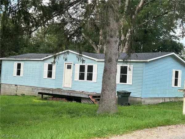 90 Van Sant Street, South Zanesville, OH 43701