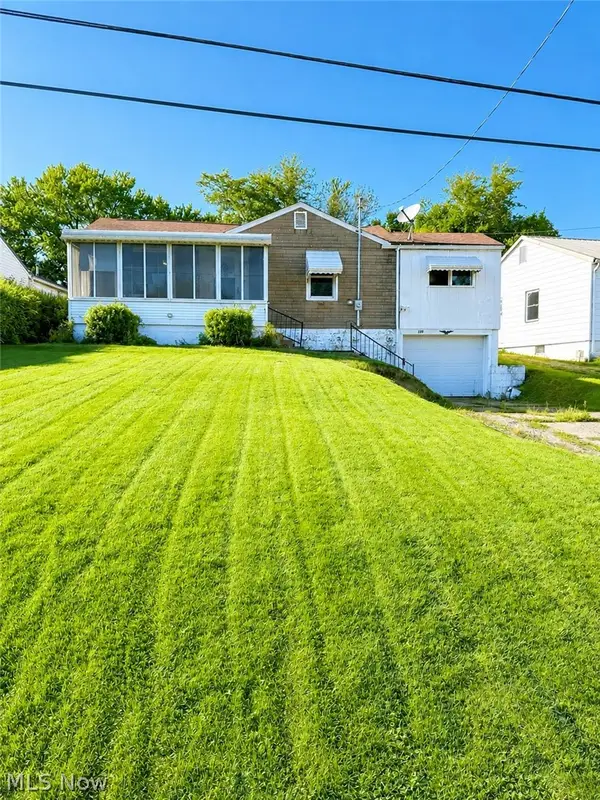 129 S Surry Road, East Liverpool, OH 43920