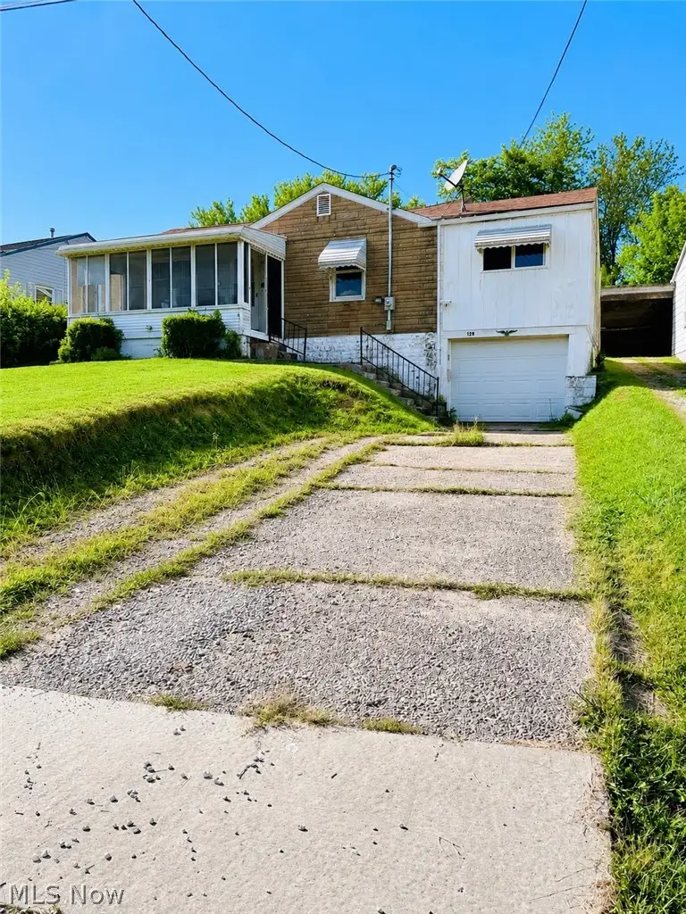 129 S Surry Road, East Liverpool, OH 43920 - #2