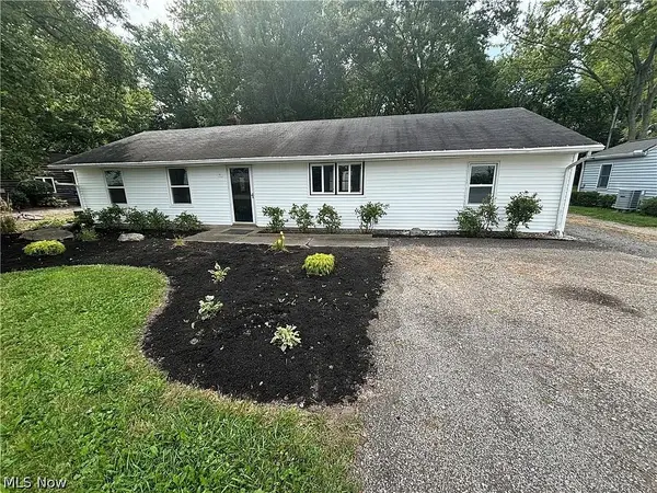 27107 Lynn Drive, Olmsted Twp, OH 44138