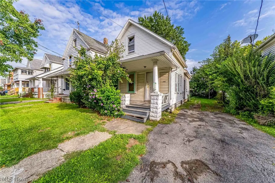 2908 Roanoke Avenue, Cleveland, OH 44109 - #3