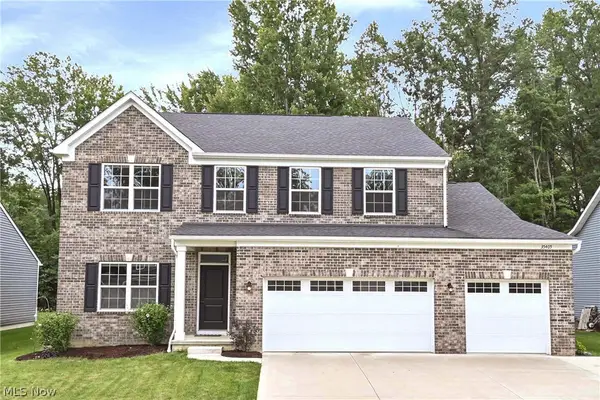35405 Crystal Creek Court, Grafton, OH 44044
