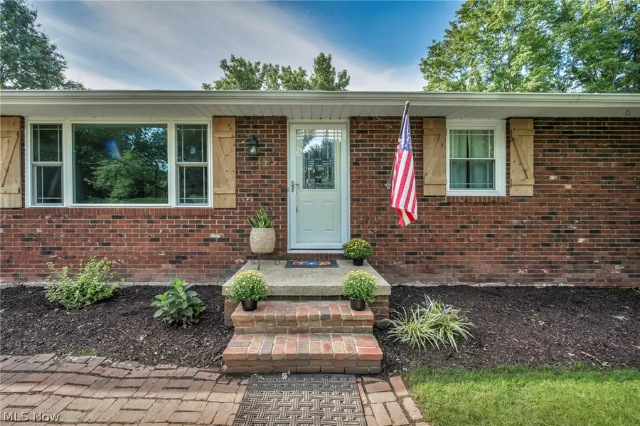 6934 Center Ne Street, Hartville, OH 44632 - #3