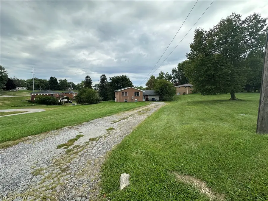 16294 Susan Drive, East Liverpool, OH 43920 - #2
