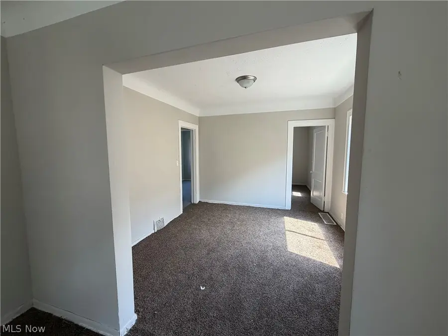 3305 W 33rd Street, Cleveland, OH 44109 - #3
