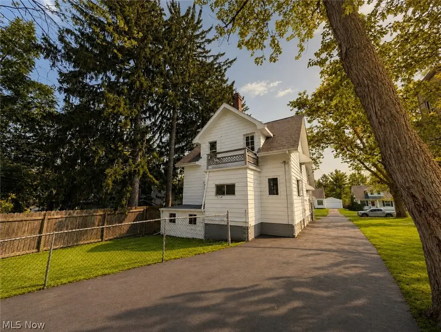 16029 Friend Avenue, Maple Heights, OH 44137 - #2