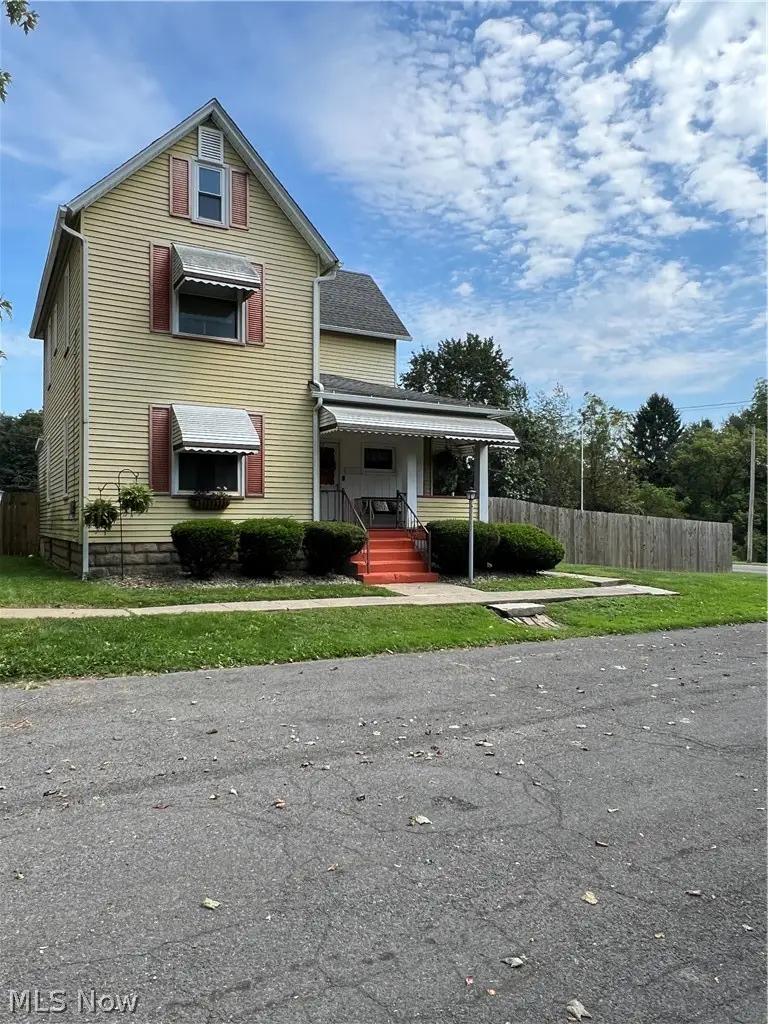 108 Thomas Street, East Palestine, OH 44413 - #1