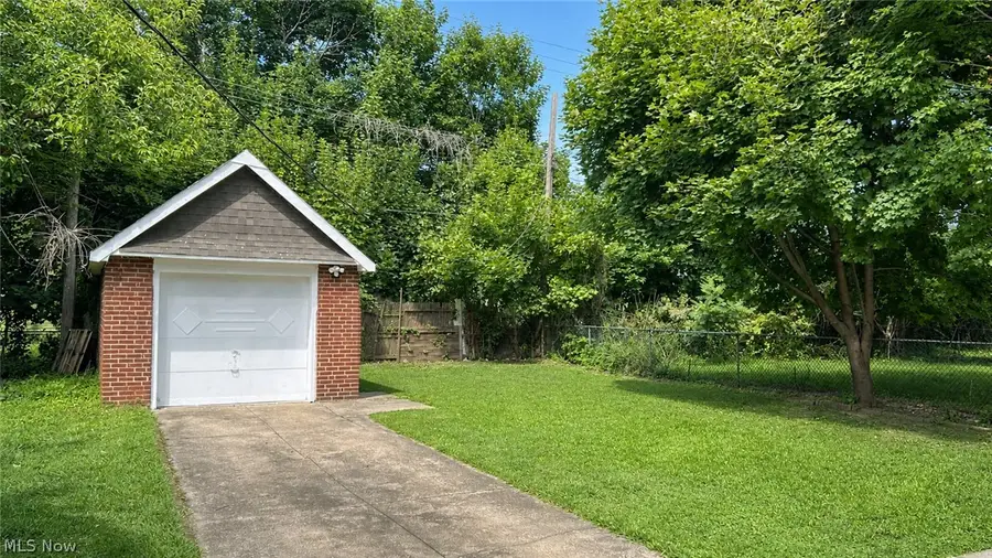 1268 E 169th Street, Cleveland, OH 44110 - #3