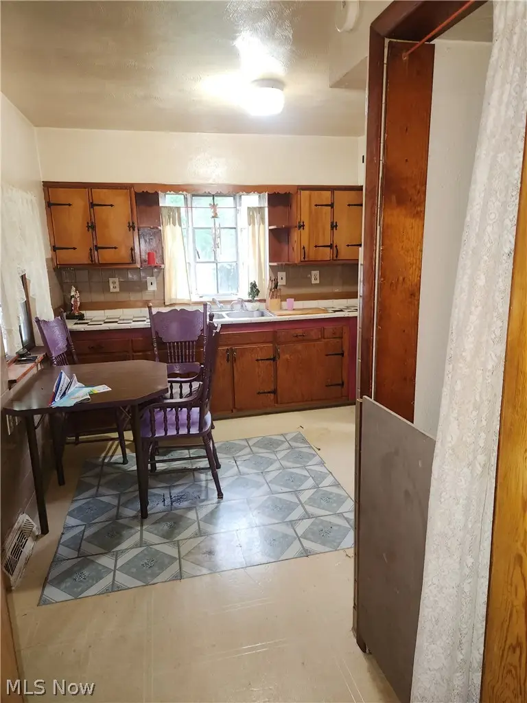 4107 Kenmore Avenue, Parma, OH 44134 - #2
