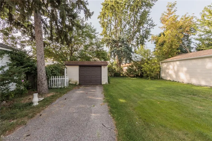 20861 Woodstock Avenue, Fairview Park, OH 44126 - #2