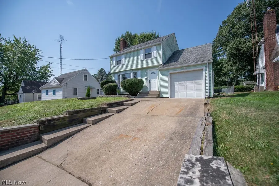 2415 Snyder Ne Avenue, Canton, OH 44714 - #3