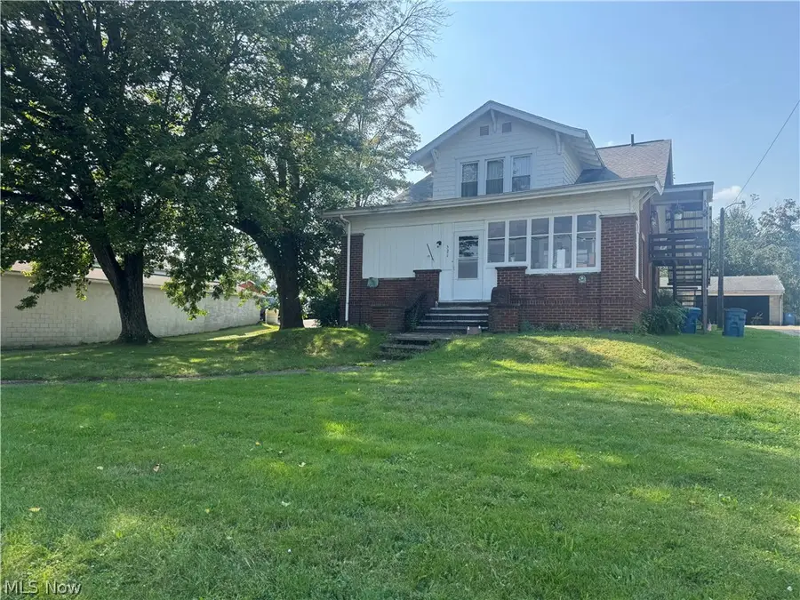 521 S Prospect S Avenue, Hartville, OH 44632 - #2