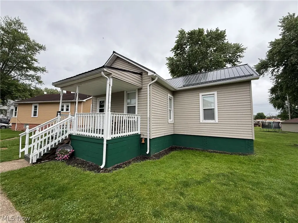 208 W 1st Street, Uhrichsville, OH 44683 - #1