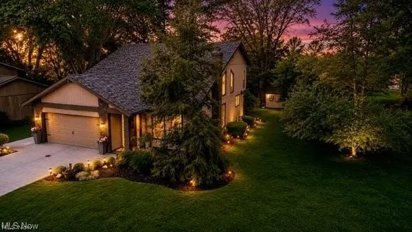 17101 Rabbit Run Drive, Strongsville, OH 44136