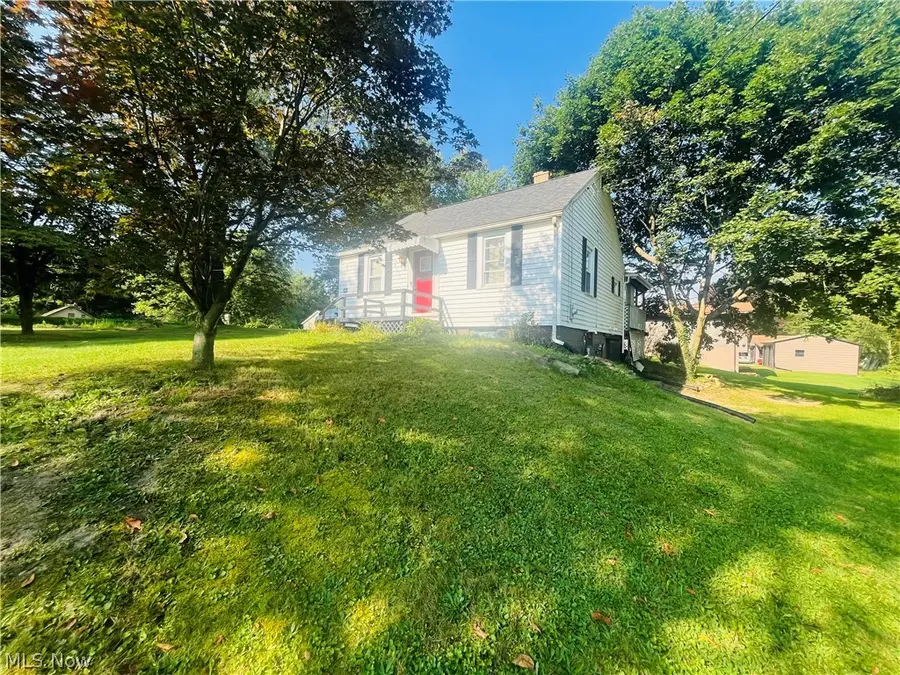 4695 Grapeland Avenue, Louisville, OH 44641 - #2