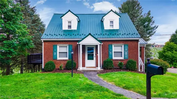 122 W Belleview Drive, Weirton, WV 26062