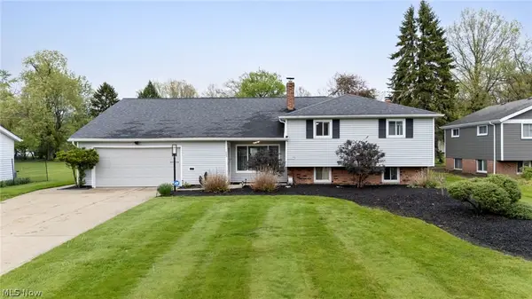 823 Belwood Drive, Highland Heights, OH 44143