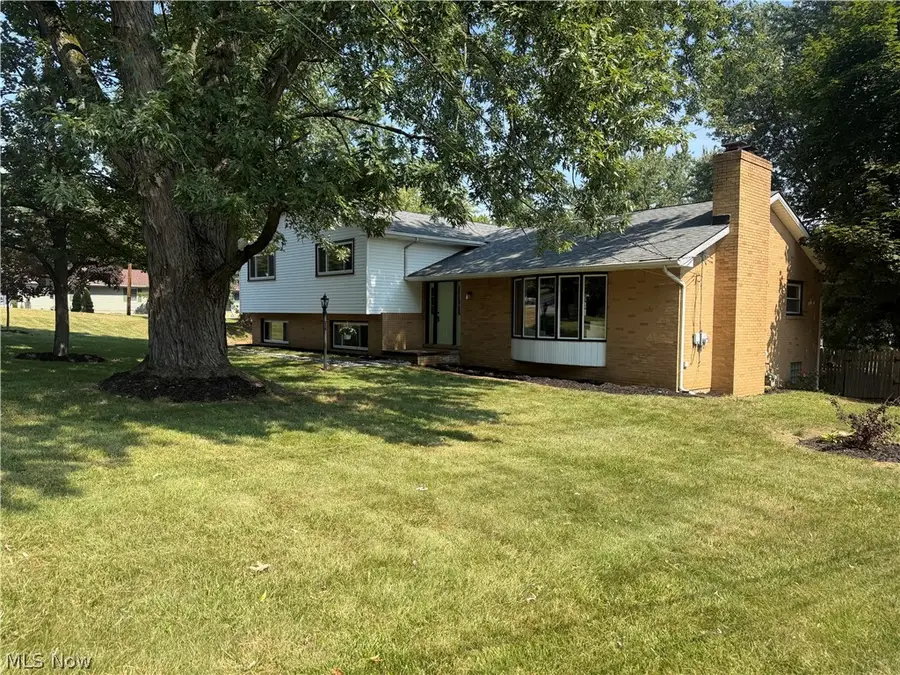 6035 Richville Sw Drive, Navarre, OH 44662 - #2
