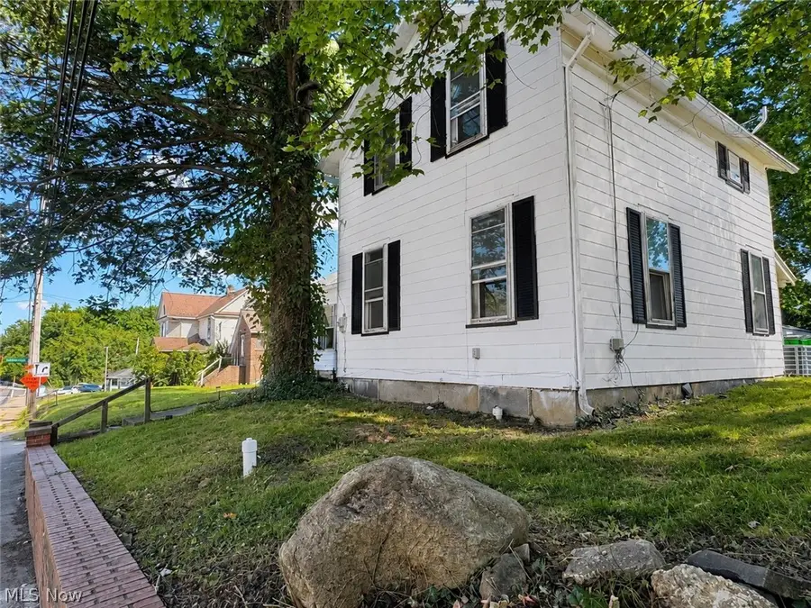 1312 Wooster W Road, Barberton, OH 44203 - #2