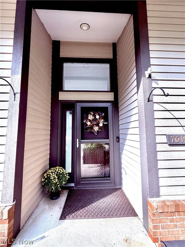 7019 Windward Hills Drive #011, Brecksville, OH 44141
