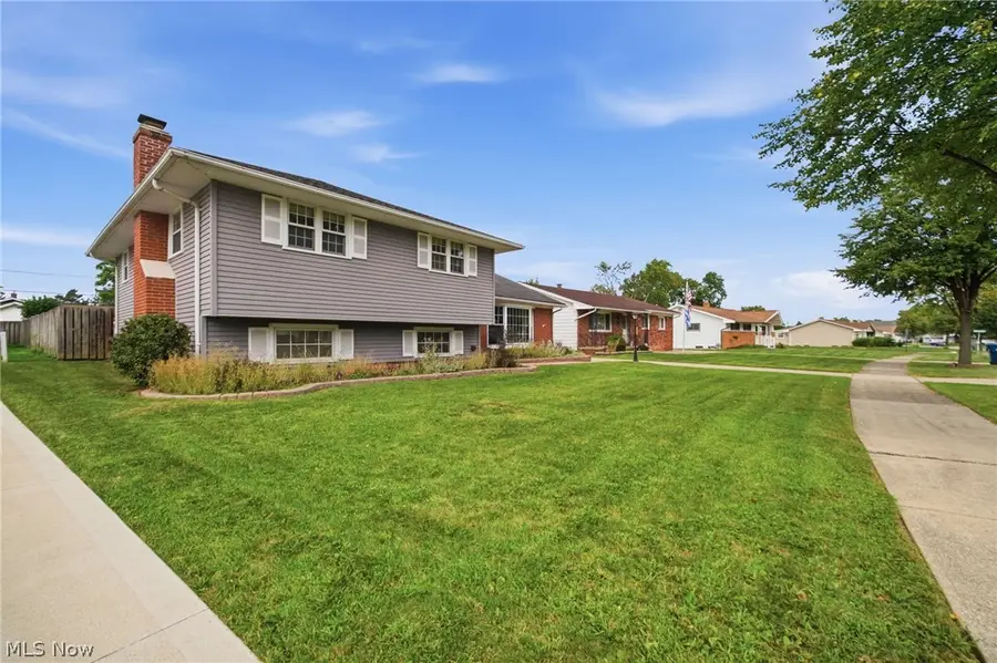 6504 Kingsdale Boulevard, Parma Heights, OH 44130 - #2