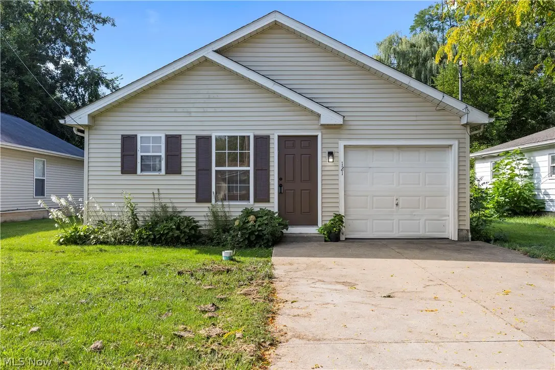121 Parmely Avenue, Elyria, OH 44035 - #1