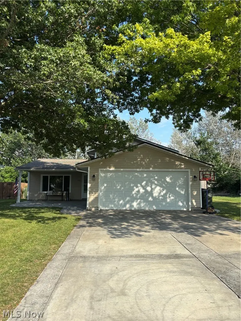 121 Bethesda Circle, Elyria, OH 44035 - #1