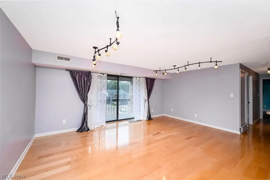 9611 Sunrise Boulevard #K9, North Royalton, OH 44133 - #3