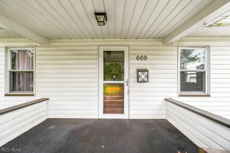 669 Scott Nw Place, Massillon, OH 44647 - #2