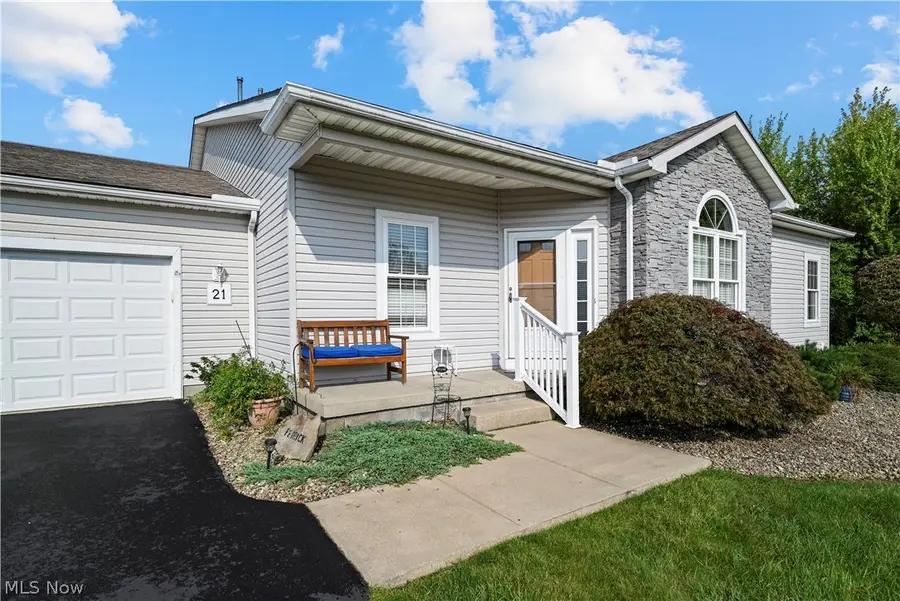 21 Abbington Nw Drive, Warren, OH 44481 - #3