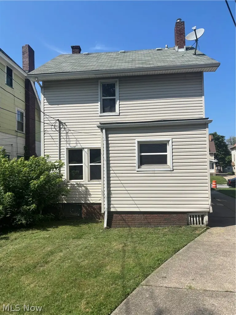 15406 Huntmere Avenue, Cleveland, OH 44110 - #3