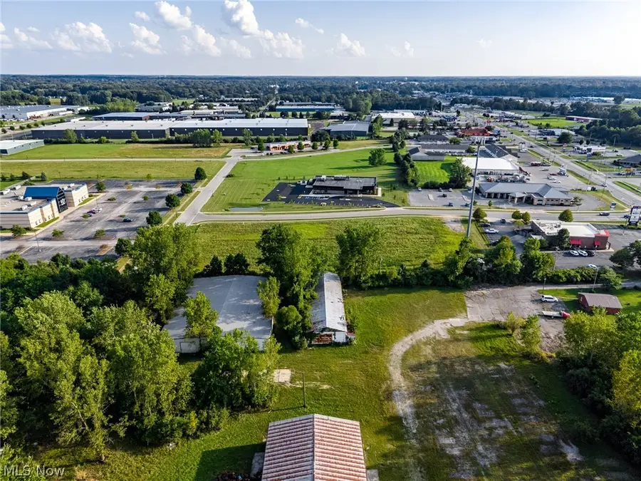 2 Emerald W Parkway, Norwalk, OH 44857 - #2