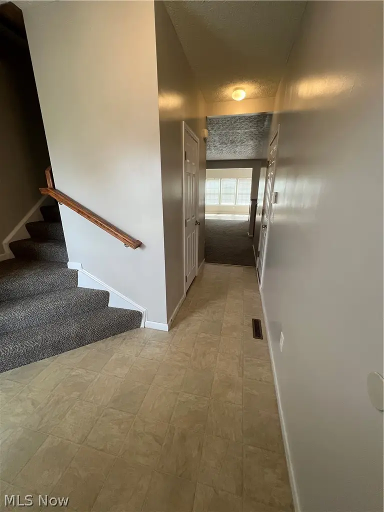 1308 Wellingshire Circle, Cuyahoga Falls, OH 44221 - #2