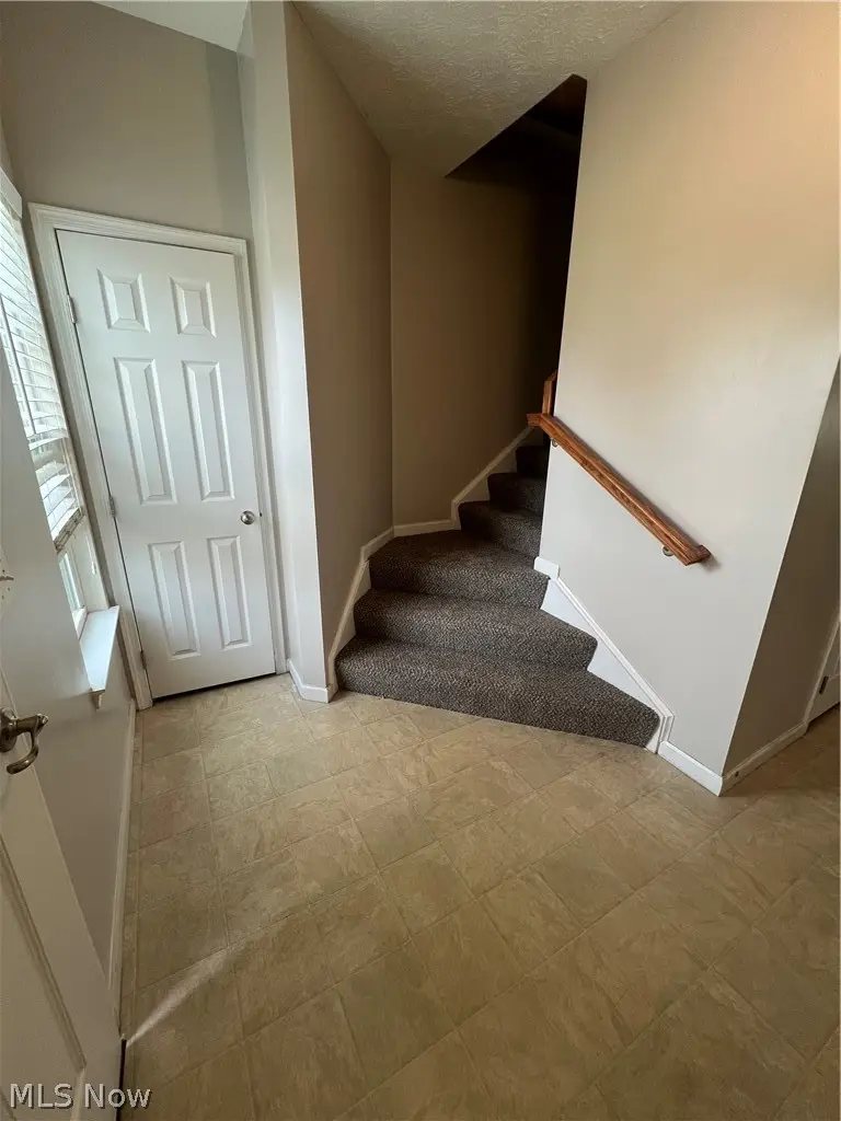 1308 Wellingshire Circle, Cuyahoga Falls, OH 44221 - #3