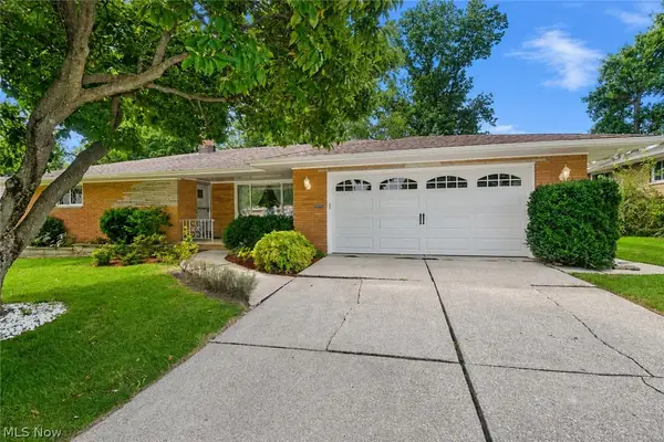 1634 Parkview Drive, Seven Hills, OH 44131