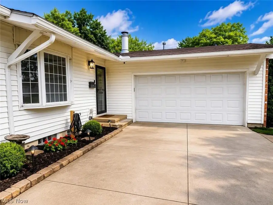376 Wallace Drive, Berea, OH 44017 - #2