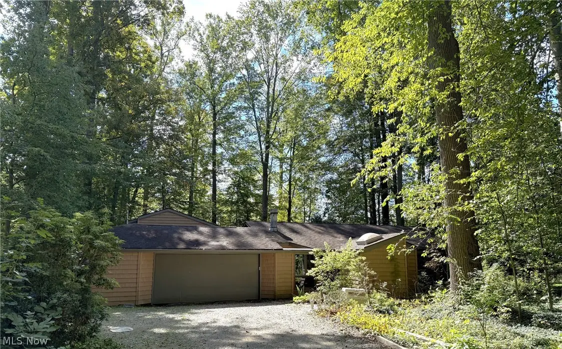 9657 Kim Drive, Chesterland, OH 44026 - #1