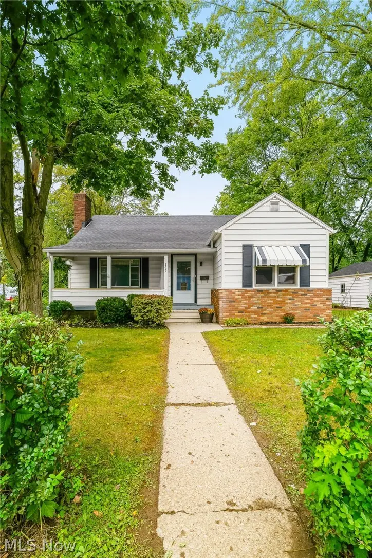 200 Gnau Sw Avenue, Perry Heights, OH 44646 - #2