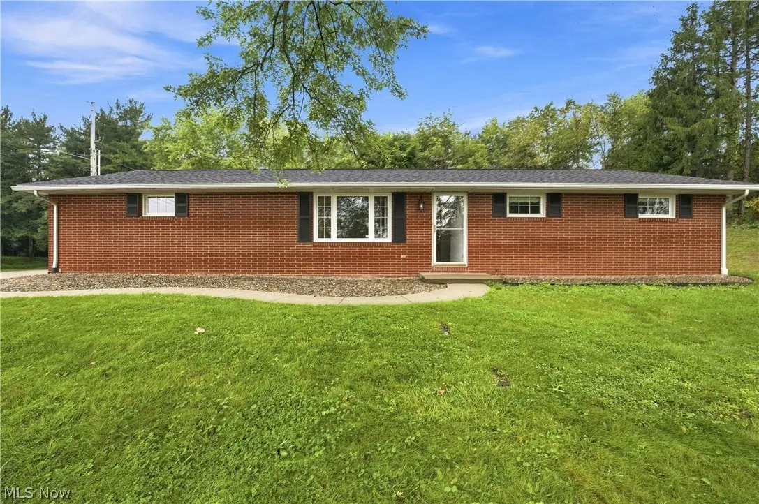 1715 Hillcrest Nw Drive, Dover, OH 44622 - #1