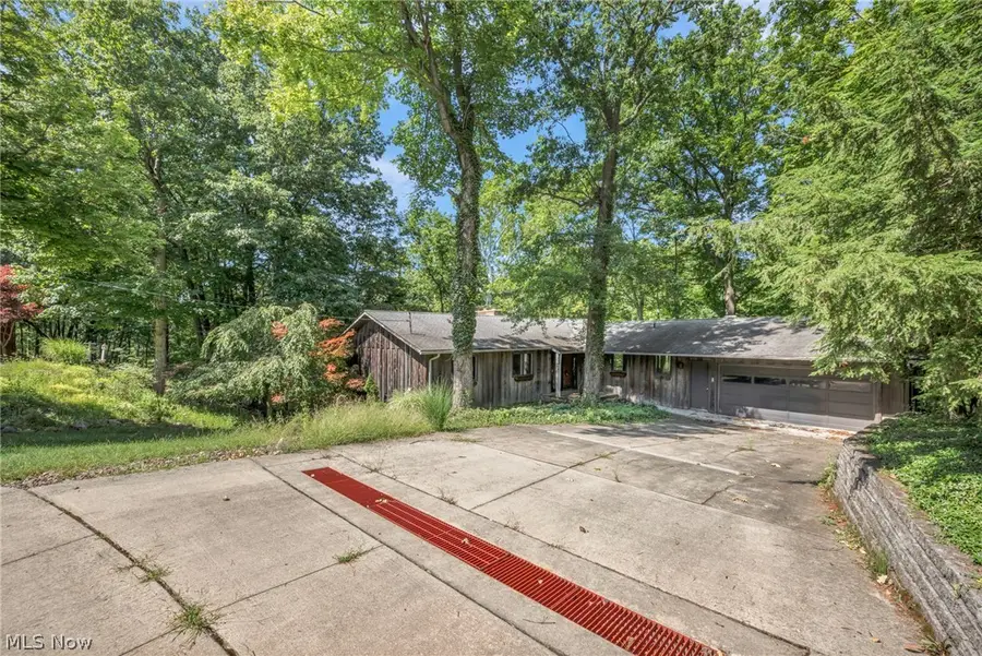 246 Windward Drive, Elyria, OH 44035 - #2