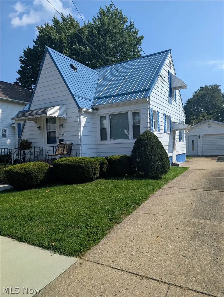 313 E Line Street, Minerva, OH 44657 - #3