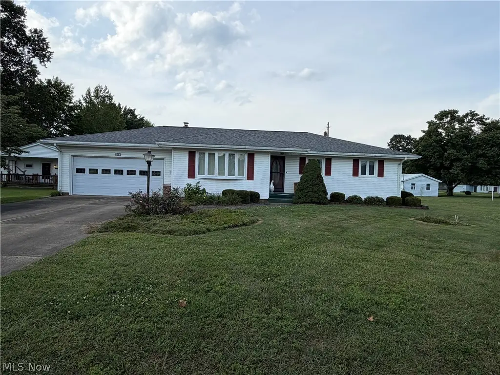 6063 E State Road, Newcomerstown, OH 43832 - #1