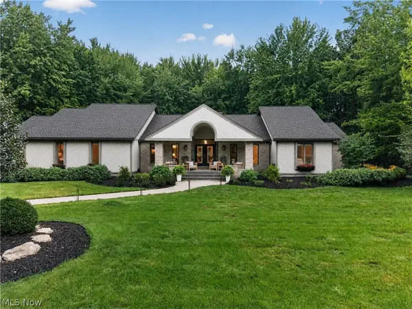 180 Huntington Trail, Cortland, OH 44410