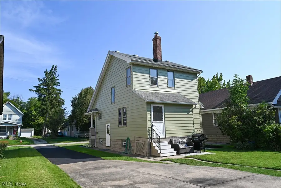 16805 Larchwood Avenue, Cleveland, OH 44135 - #2