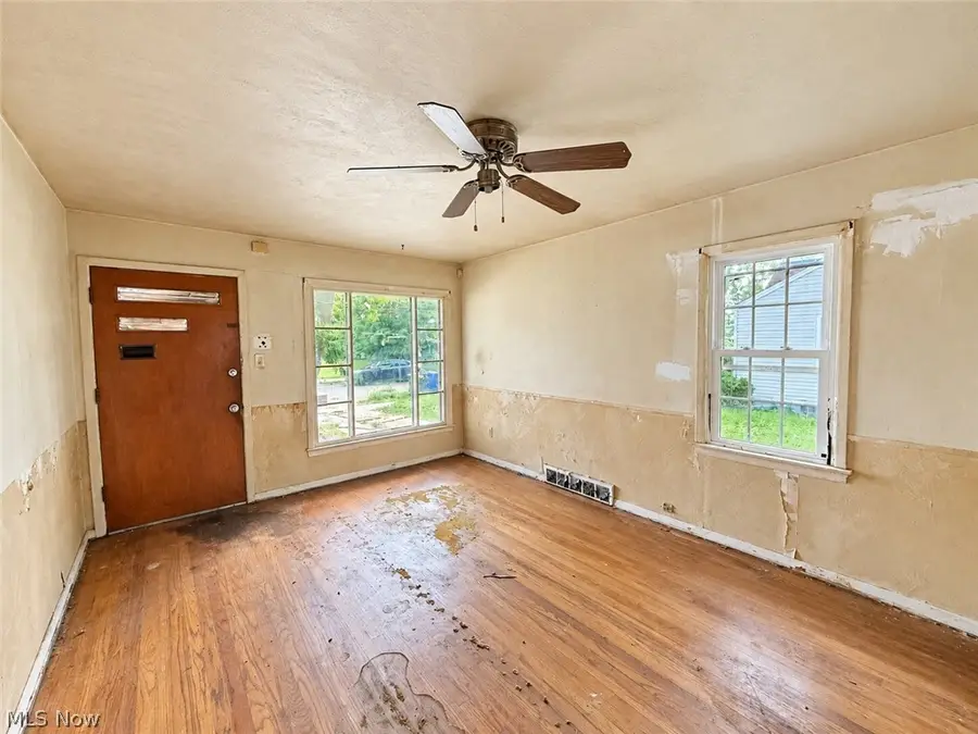 11914 Mcgowan Avenue, Cleveland, OH 44135 - #3