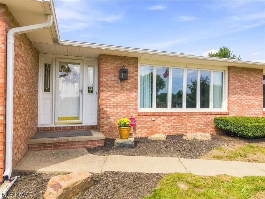 2215 Tamarack Ne Circle, Canton, OH 44721 - #2