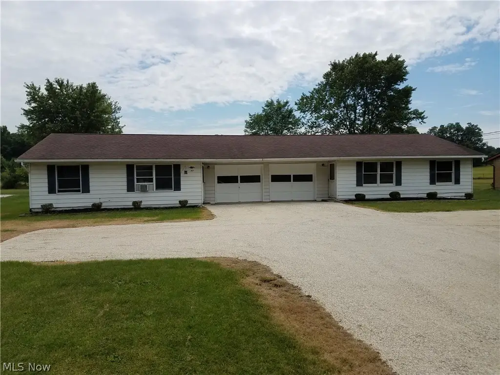 3922-3924 Summit Road, Ravenna, OH 44266 - #1