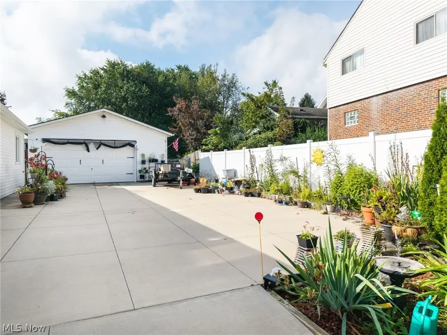 370 Rexford Street, Akron, OH 44314 - #3