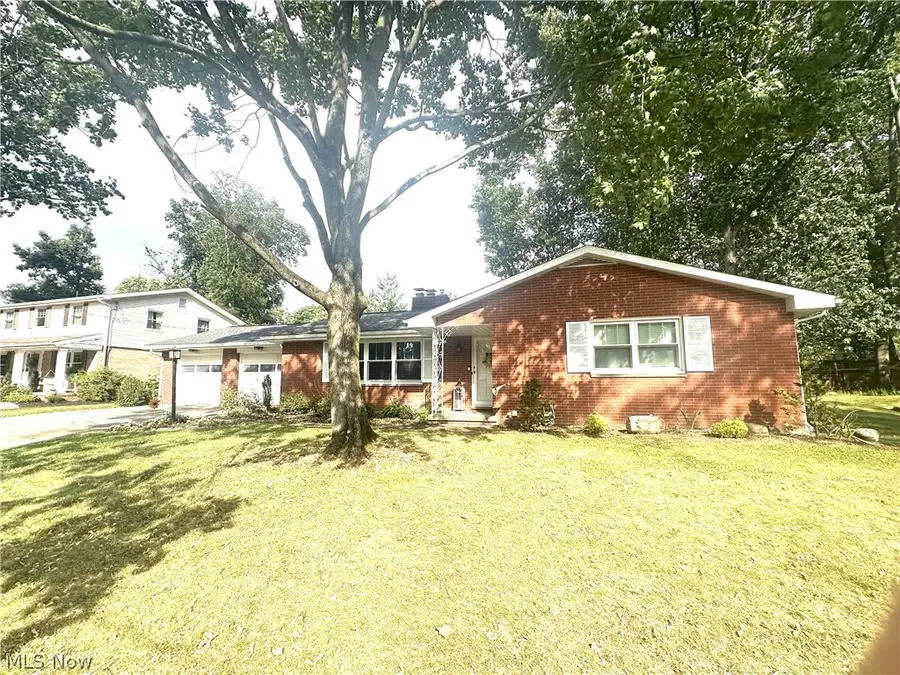 750 Bittersweet Ne Drive, Massillon, OH 44646 - #2