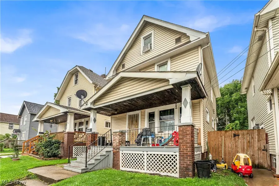 3056 W 104th Street, Cleveland, OH 44111 - #3